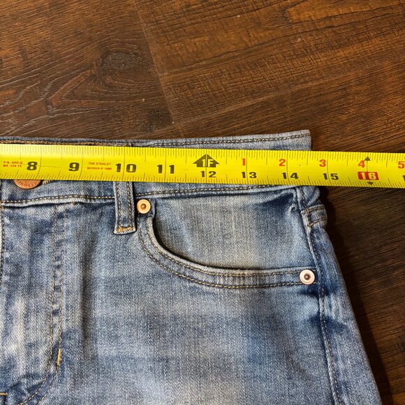 Banana Republic Women's Jean Shorts Mid-Rise 3" Size 27/4 Standard Distressed - Picture 5 of 6